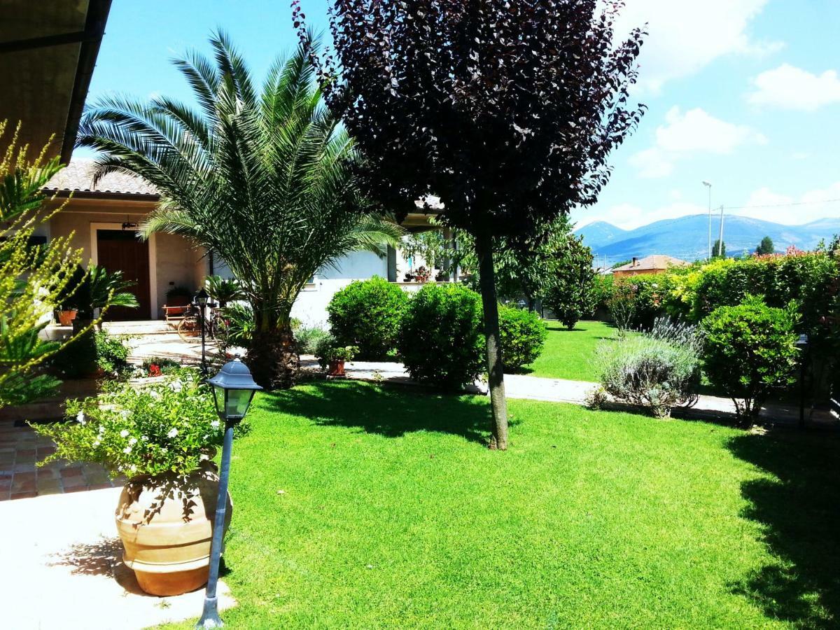 Elisa House Acomodação com café da manhã Foligno Exterior foto