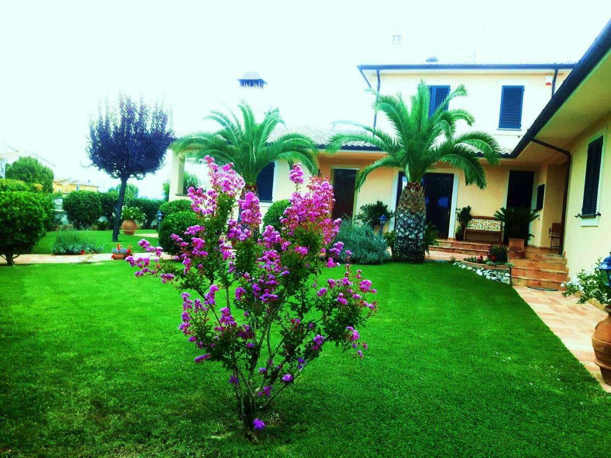 Elisa House Acomodação com café da manhã Foligno Exterior foto
